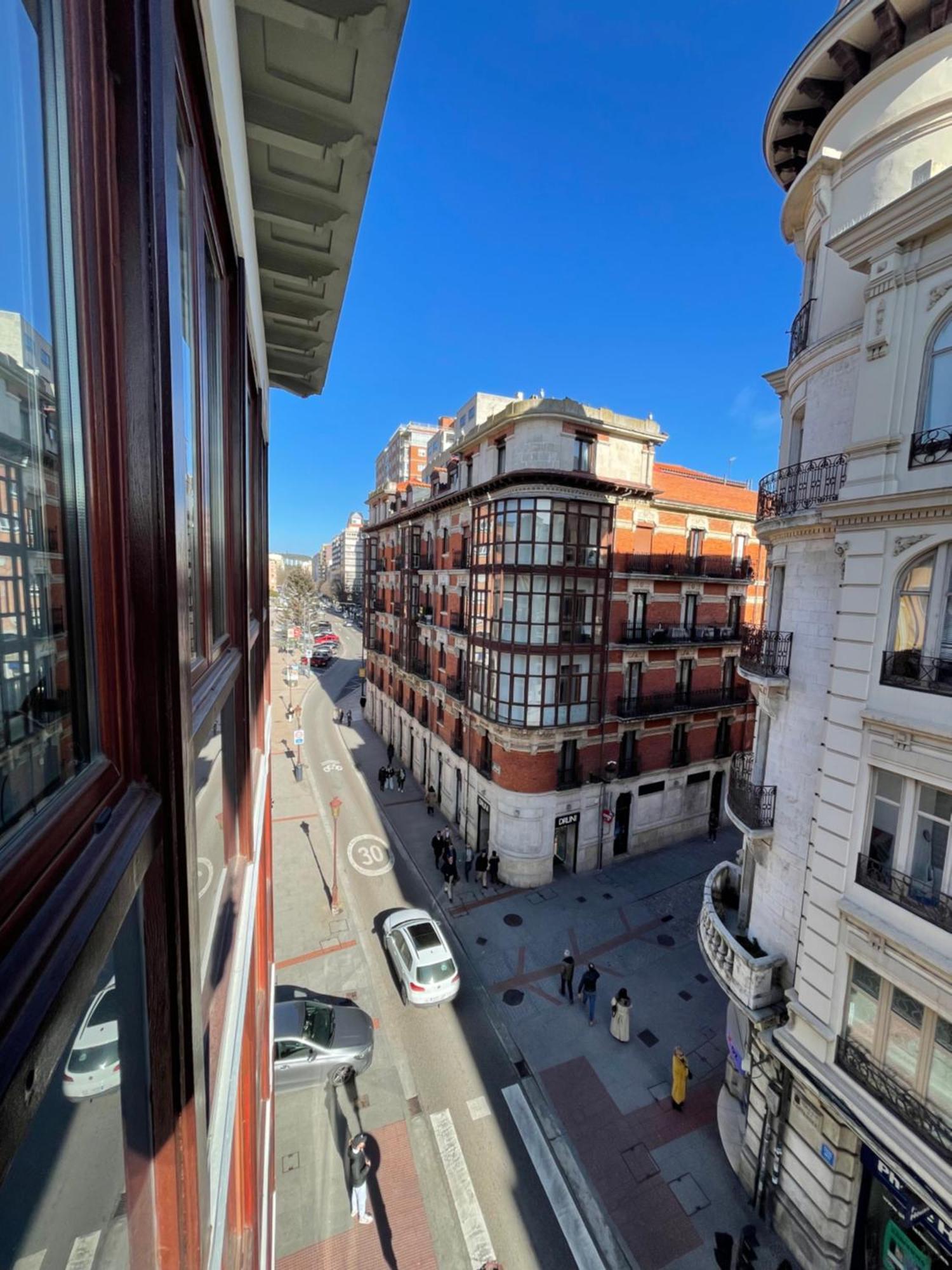 Burgo Atuaire Home Vivienda A Luminosa Parking Incluido En Plena Calle Comercial מראה חיצוני תמונה